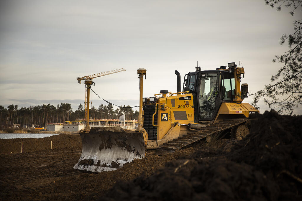 Grondverzet bulldozer Aertssen Group