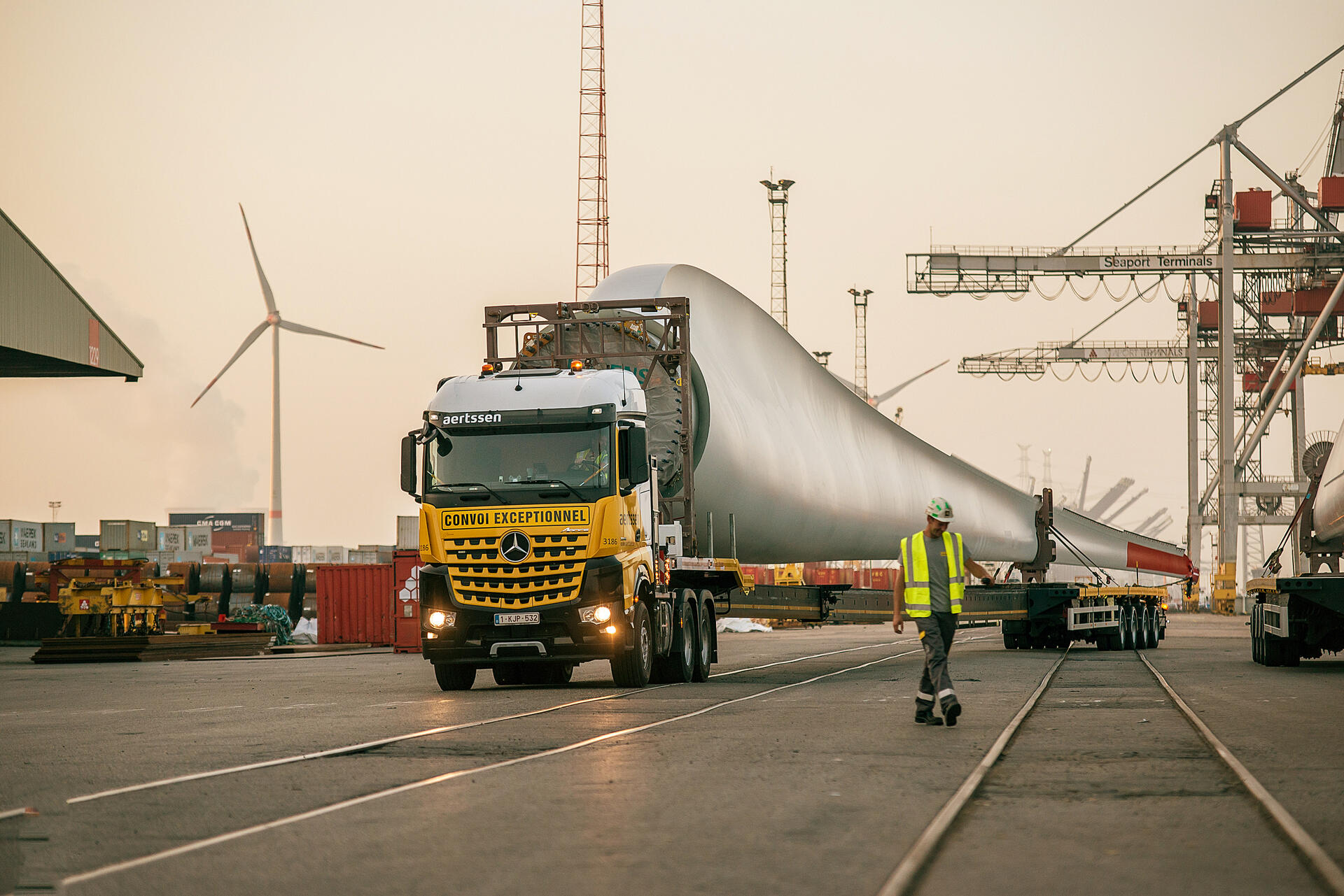 Aertssen Windmolentransport Project Logistics